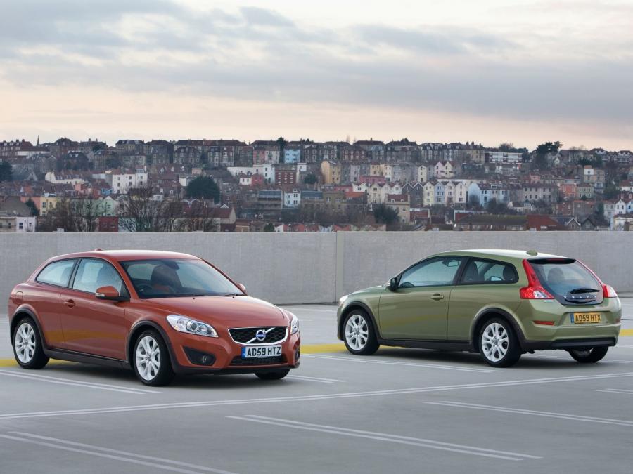  Volvo C30 2 0D 2010 года  (UK) (фото 14 из 16)